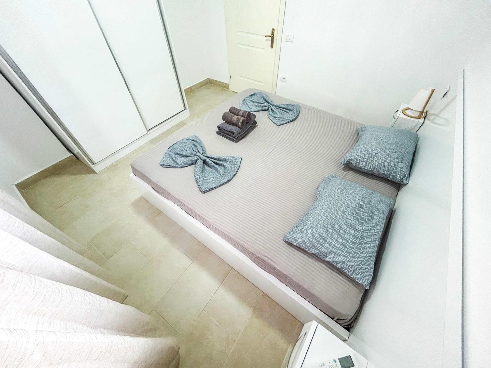 Fa Fa 686 Apartamento Golem (Tirana)